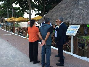 MPE realiza fiscalizações em bares e restaurantes da Orla de Maceió