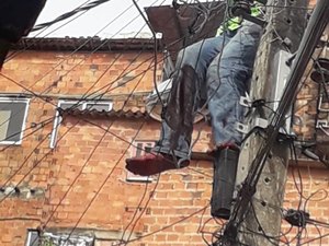 Acusado de assédio sexual é internado no HGE após ficar pendurado em fiação
