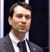 ‘Adolescência’ reforça importância do PL de Daniel Barbosa sobre violência de gênero nas escolas