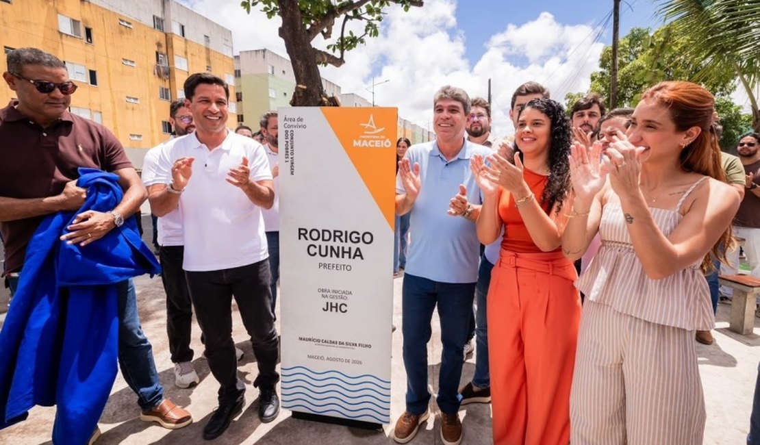 Prefeito Rodrigo Cunha entrega área de convivência revitalizada no Virgem dos Pobres 1