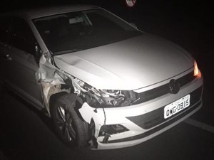 Acidente entre carro e moto deixa um ferido em Santana  do Ipanema