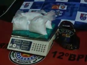 Quantidade de cocaína avaliada em R$ 500 mil é apreendida na parte alta de Maceió