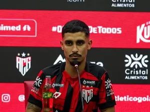 Danielzinho é apresentado no CRB, mas estreia deve demorar