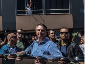 'Ninguém vai tolher meu direito de ir e vir', diz Bolsonaro em passeio