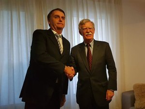 Trump convida Bolsonaro para visitar os Estados Unidos, diz John Bolton