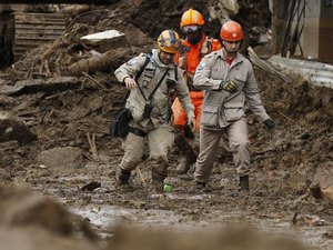 Mortes por causa da chuva em Petrópolis sobrem para 178, diz Defesa Civil