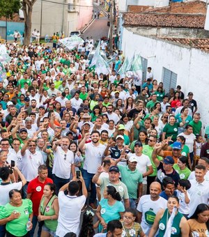 Caminhada e adesivaço marcam início da campanha de Lucas Santos à prefeitura de Traipu