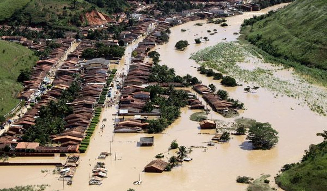Comissão vai investigar uso de R$ 1,5 bi contra enchente de 2010 em municípios alagoanos