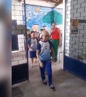 Aos 8 anos, aluno da rede municipal de Maceió retorna às aulas após vencer câncer