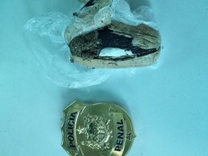 Mulher de reeducando é presa ao tentar entrar com maconha em presídio de AL