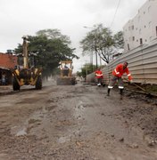 Prefeitura inicia mutirão de limpeza em galerias, tapa-buraco e recapeamento no Dique Estrada