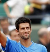 Novak Djokovic inaugura quadra de tênis na Favela da Rocinha