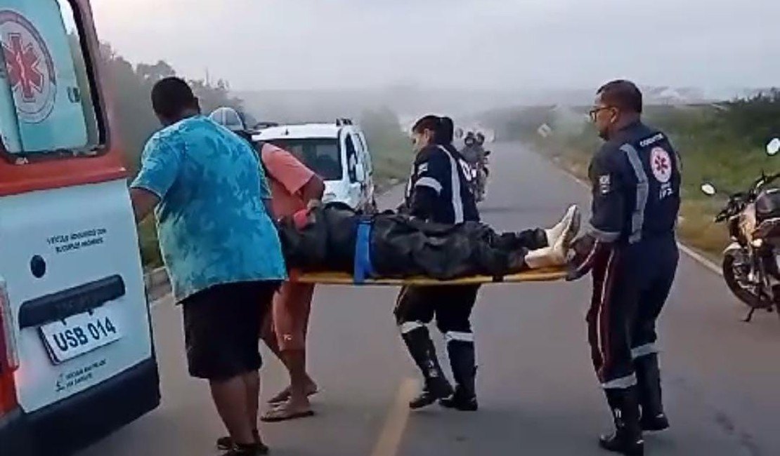 Motociclista fica ferido após perder controle da moto em curva