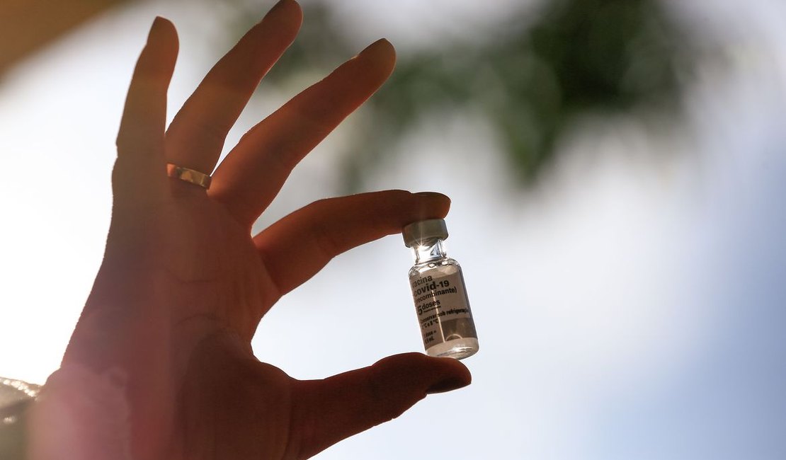 Adolescentes não serão vacinados agora em Alagoas por falta de orientação oficial do MS
