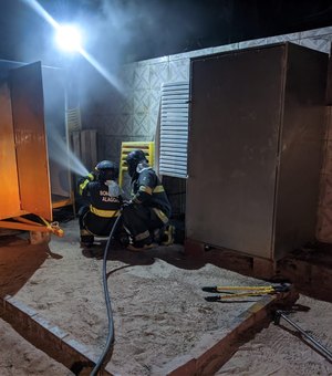 Maragogi: trailer incendeia em Barra Grande