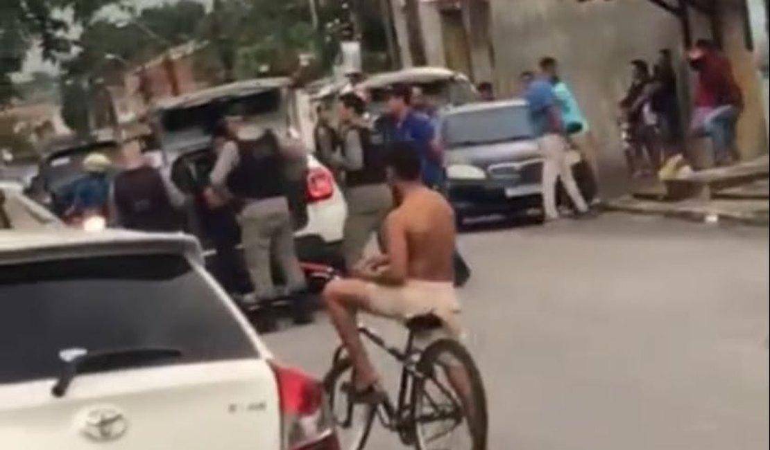 [Vídeo] Polícia Militar prende envolvidos em assalto a joalheria de Maceió