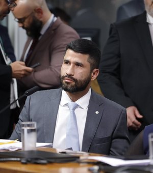 Deputado Fabio Costa confronta Carlos Lupi na CPMI do INSS e expõe falhas na gestão