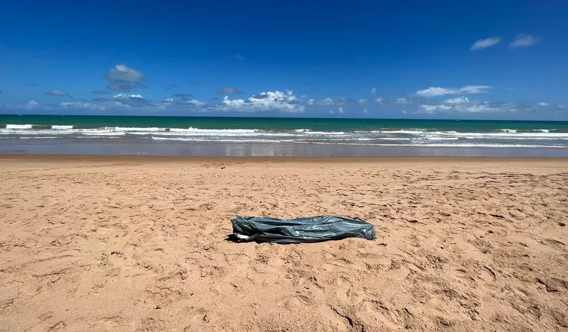 Adolescente morre afogado na praia de Jacarecica