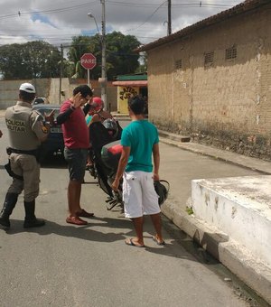 Operação de trânsito autua 19 motoristas e apreende oito veículos irregulares