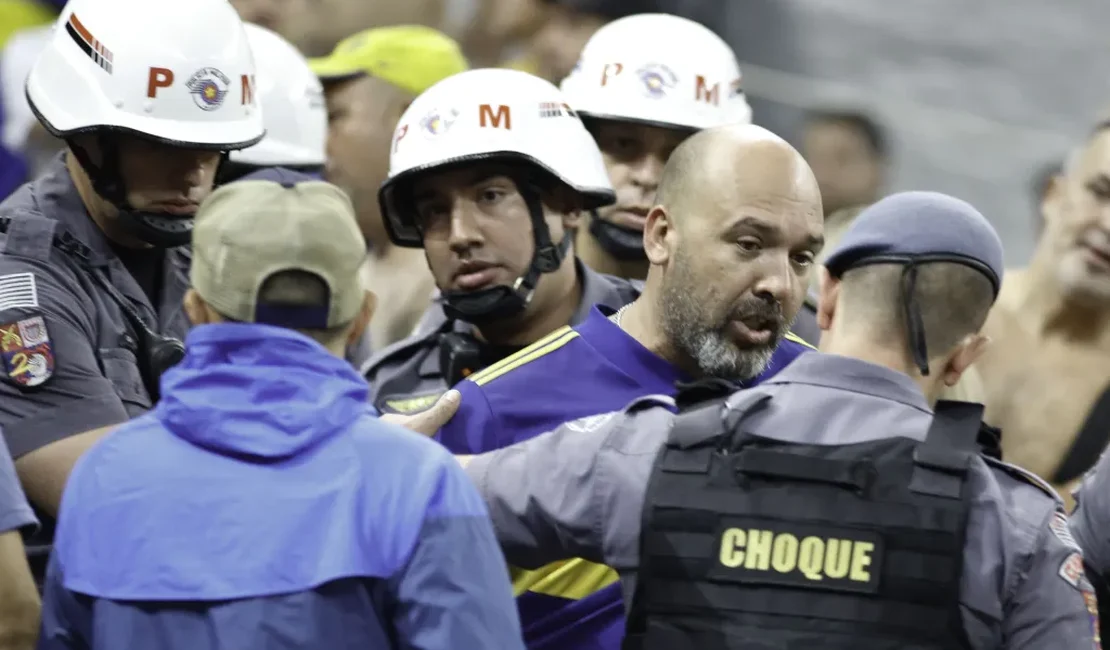 Torcedor do Boca Juniors que fez gestos racistas é liberado após pagar fiança