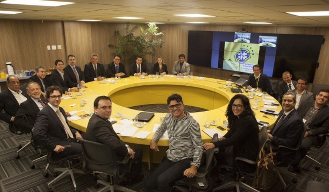 Comitê discute mudanças e reforma calendário do futebol para 2017