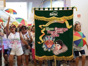 Bloquinhos de Carnaval animam corredores do Arapiraca Garden Shopping