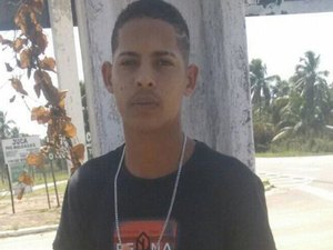 Jovem é executado com vários tiros na cozinha de casa, em Piaçabuçu