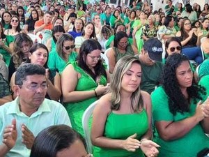 Em dia festivo, governador Paulo Dantas assina ordem de serviço da Creche Cria e inaugura 5 mil metros de calçamento em Messias; prefeito Marcos Silva agradece o apoio e parceria