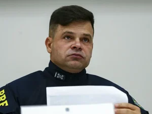 Ex-diretor-geral da PRF rompe tornozeleira e é preso no Paraguai