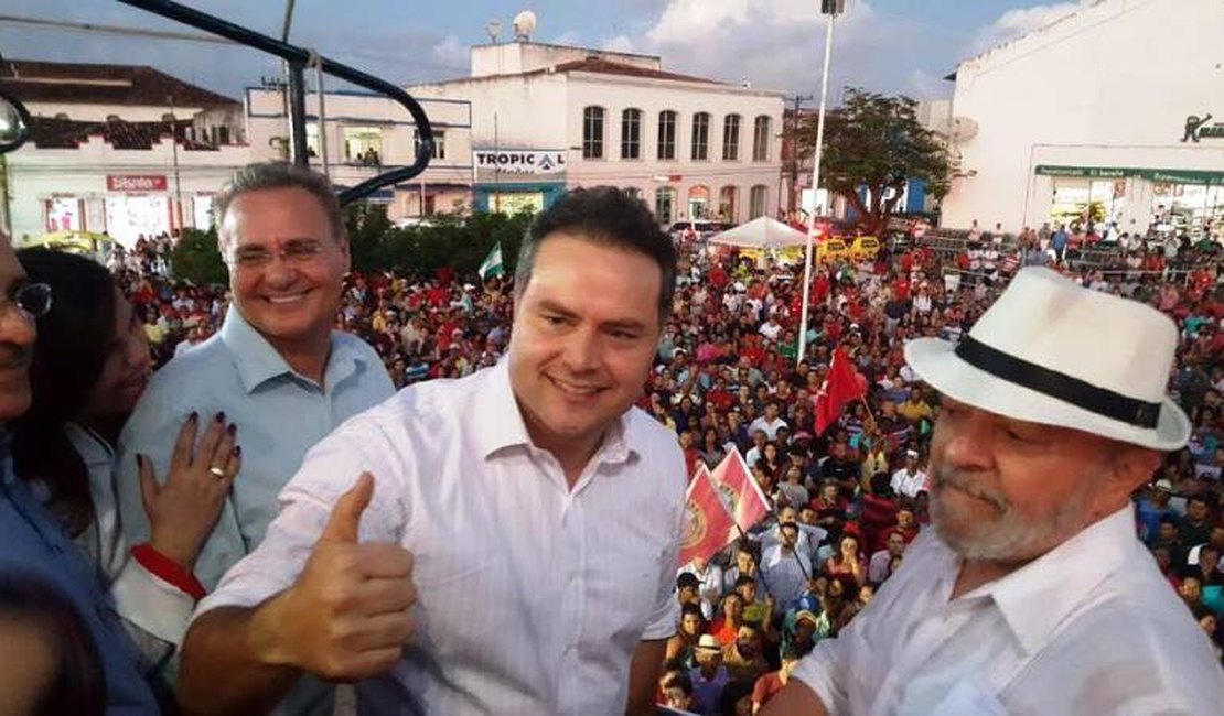 Lula elogia Renan Filho e destaca  'coragem' do governador de estar à espera dele 