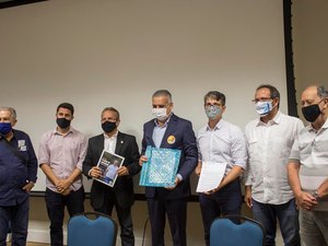 Trade turístico entrega propostas do setor para candidatos à Prefeitura de Maceió