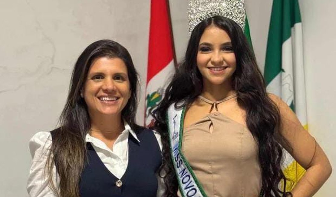 Prefeita Marcela Gomes aclama Anthonelly Virgínia como Miss Novo Lino