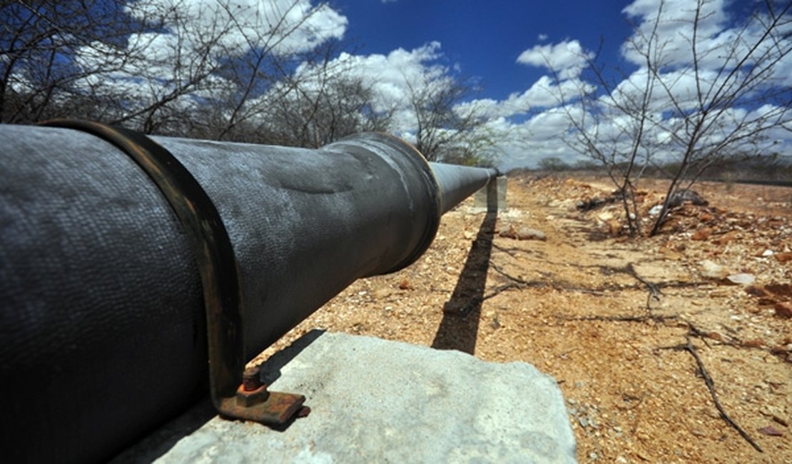 Adutora do Alto Sertão vai beneficiar 130 mil pessoas em Alagoas
