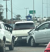 Engavetamento entre quatro veículos é registrado na AL-110, em Arapiraca