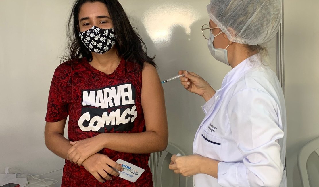 Mais de 16 mil adolescentes completaram a vacinação contra a Covid-19 em Maceió