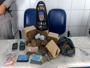 Jovem é preso em flagrante por tráfico em posse de quatro quilos de maconha