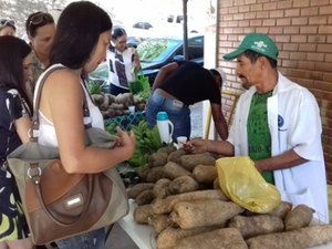 Terceira edição da Feira Orgânica ocorre nesta terça-feira (3)