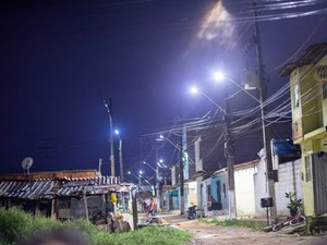 Brota na Grota: população tem vida melhorada com luz de qualidade