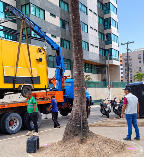 Prefeitura remove trailer na Ponta Verde após denúncias de perturbação do sossego