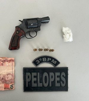 Após acidente, homem volta ao local para recuperar arma e é preso em Arapiraca