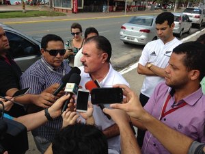 Confiante, Cícero Almeida acredita em vitória ainda no primeiro turno das eleições