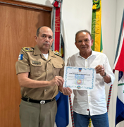 Ex-deputado Cícero Cavalcante recebe honrarias da Polícia Militar de Alagoas