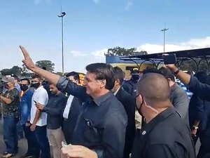 [Vídeo] Bolsonaro ri do ASA de Arapiraca em piada sobre o rebaixamento do Cruzeiro 'Alguém vai ver?' 