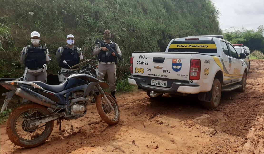 Polícia recupera motocicleta roubada no município de Rio Largo