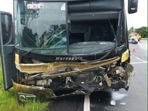 Acidente com ônibus de Michel Teló mata três pessoas