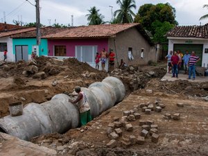 Em Atalaia, obras eleitoreiras mostram desespero do prefeito Chico Vigário
