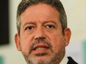 'Vou me guiar pela Constituição', afirma Lira após prisão de deputado