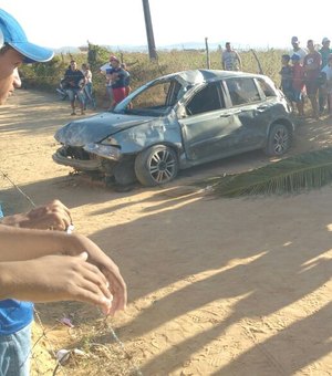 [Vídeo] Adolescente de 14 anos morre após capotar veículo em estrada de barro