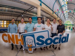 Prefeito JHC entrega 350 carteiras de habilitação e lança 100 novas vagas para o CNH Social