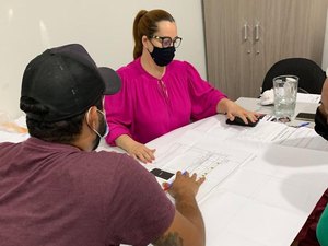 Tainá Veiga e equipe definem últimos detalhes do projeto do primeiro complexo esportivo